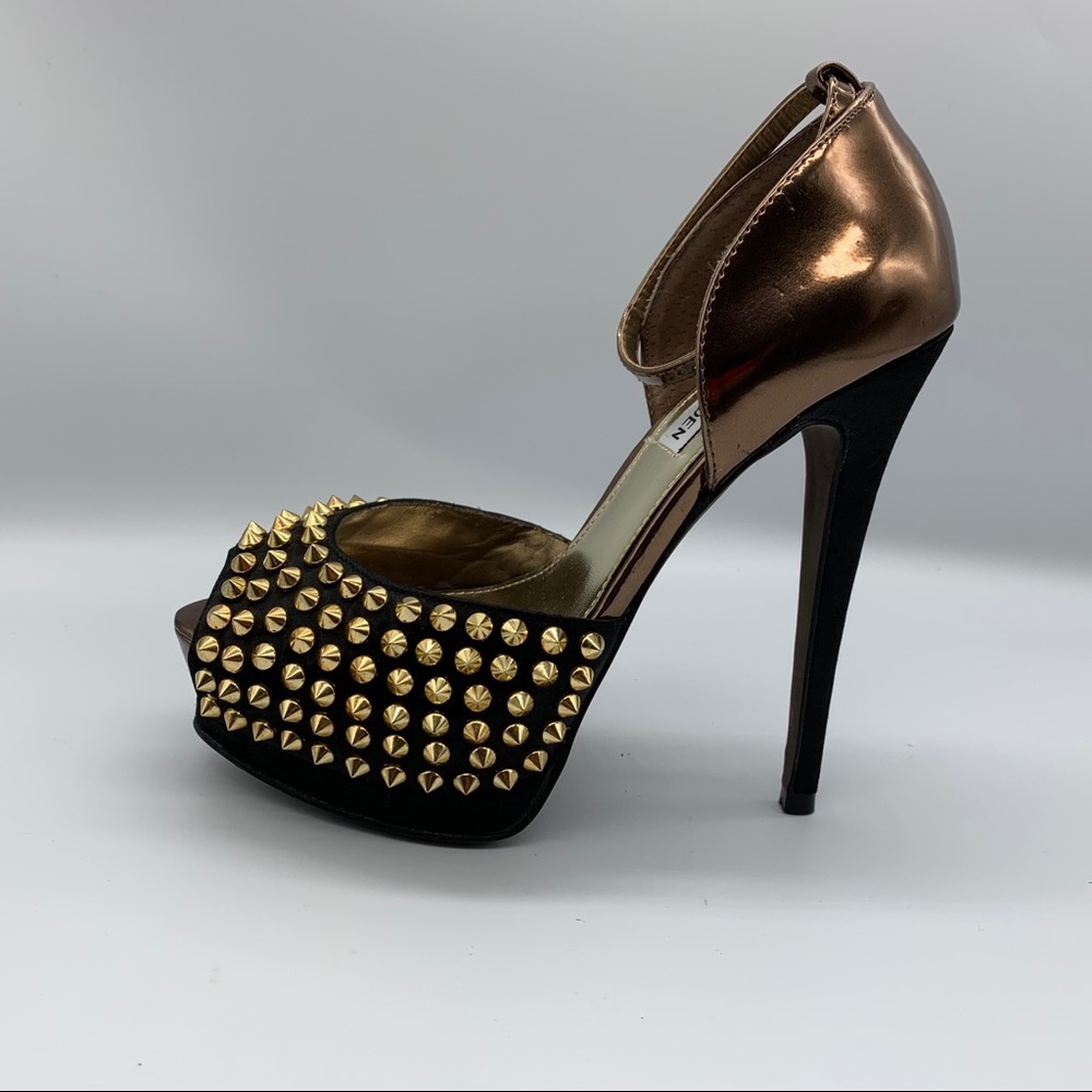 Steve Madden Studded Peep Toe Heels, Size 7.5